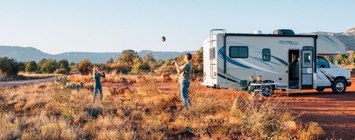Pourquoi équiper son van, camping-car, fourgon de vérins- ARTICLE
